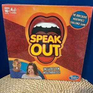 New Manufacturer Sealed Hasbro Funny Speak Out Party Board Game